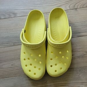 Yellow mens Crocs